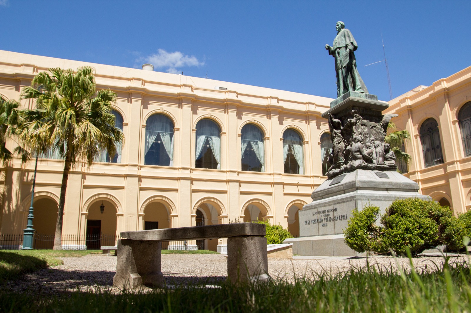 Estudia un semestre en el extranjero Estudia un semestre en el extranjero